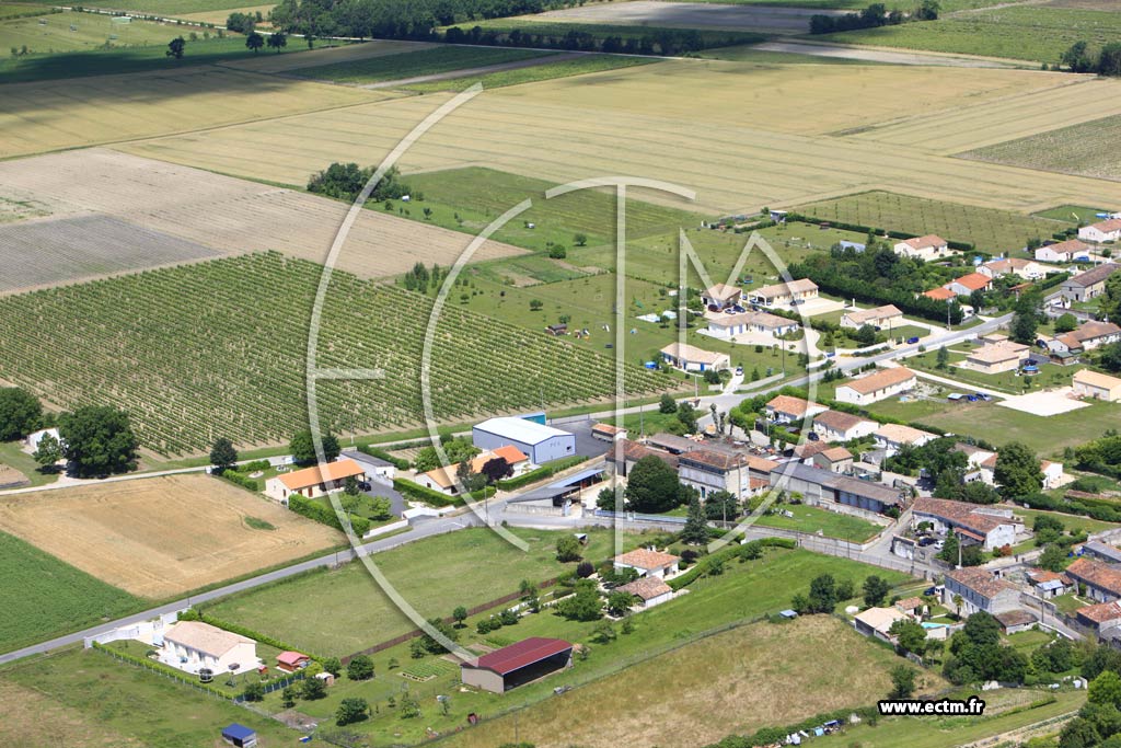 Photo arienne de Chassors (Villeneuve)