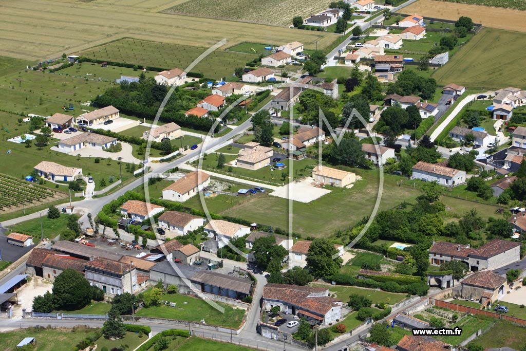Photo arienne de Chassors (Villeneuve)