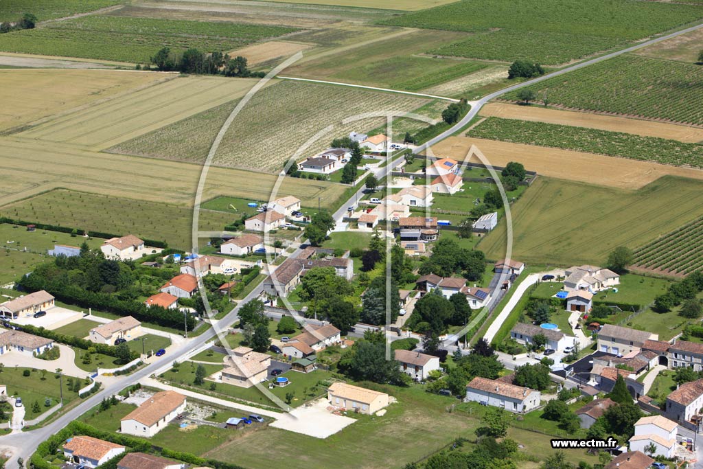 Photo arienne de Chassors (Villeneuve)