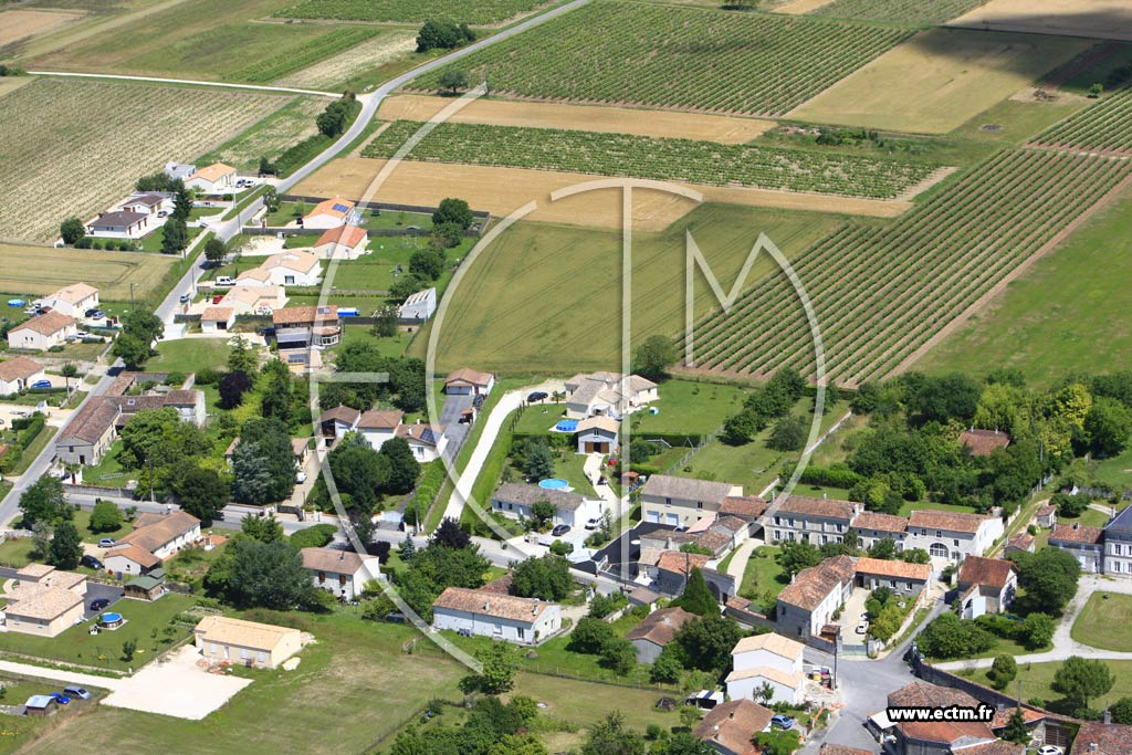 Photo arienne de Chassors (Villeneuve)