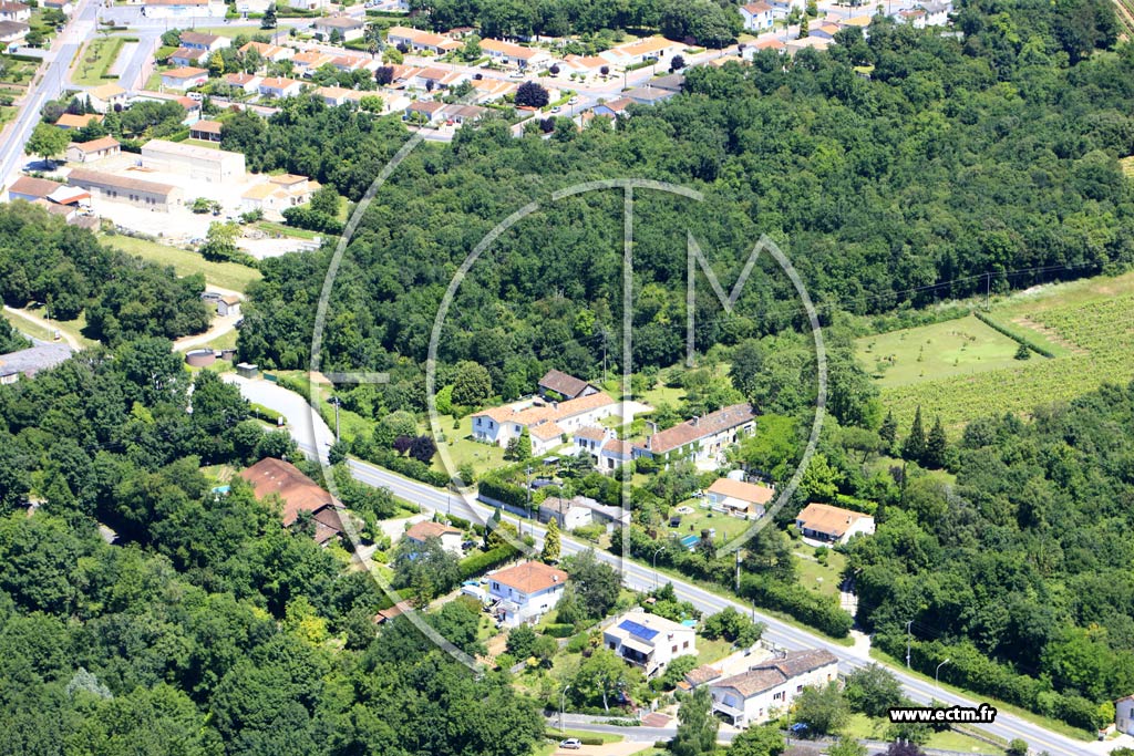 Photo arienne de Cherves-Richemont (Avenue de Cognac)