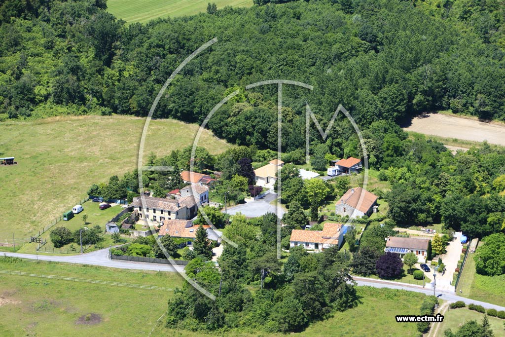 Photo arienne de Cherves-Richemont (Boussac)