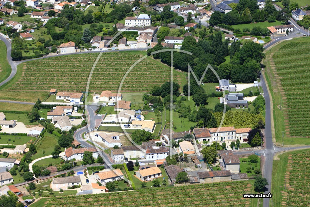 Photo arienne de Cherves-Richemont (Chez Pineau)