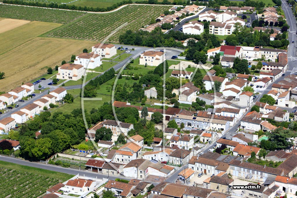 Photo arienne de Chteaubernard