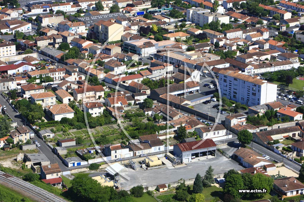 Photo arienne de Cognac (Faubourg d'Angoulme)