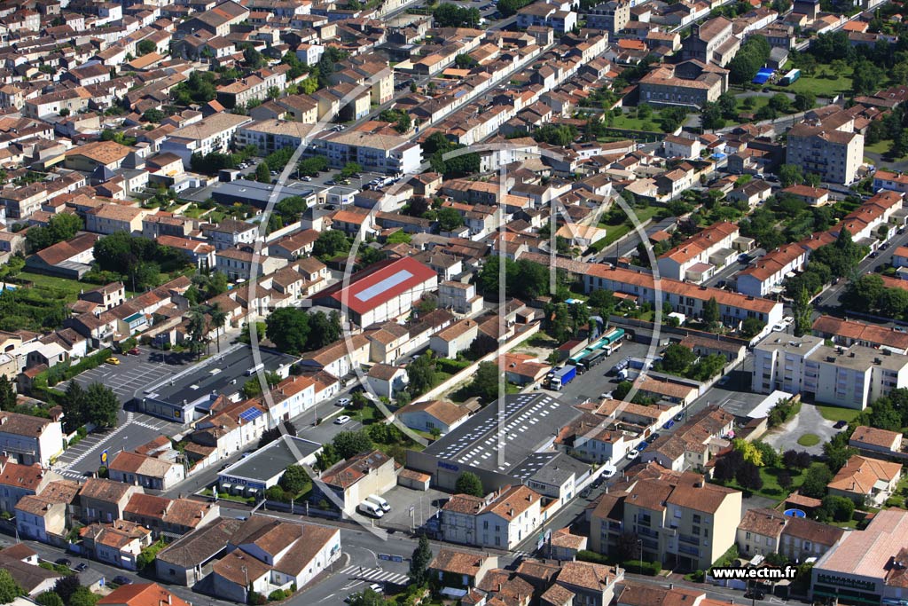 Photo arienne de Cognac (Faubourg d'Angoulme)