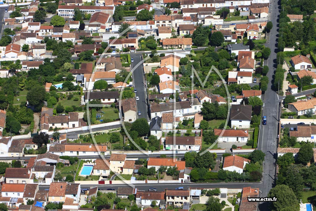 Photo arienne de Cognac (Faubourg d'Angoulme)