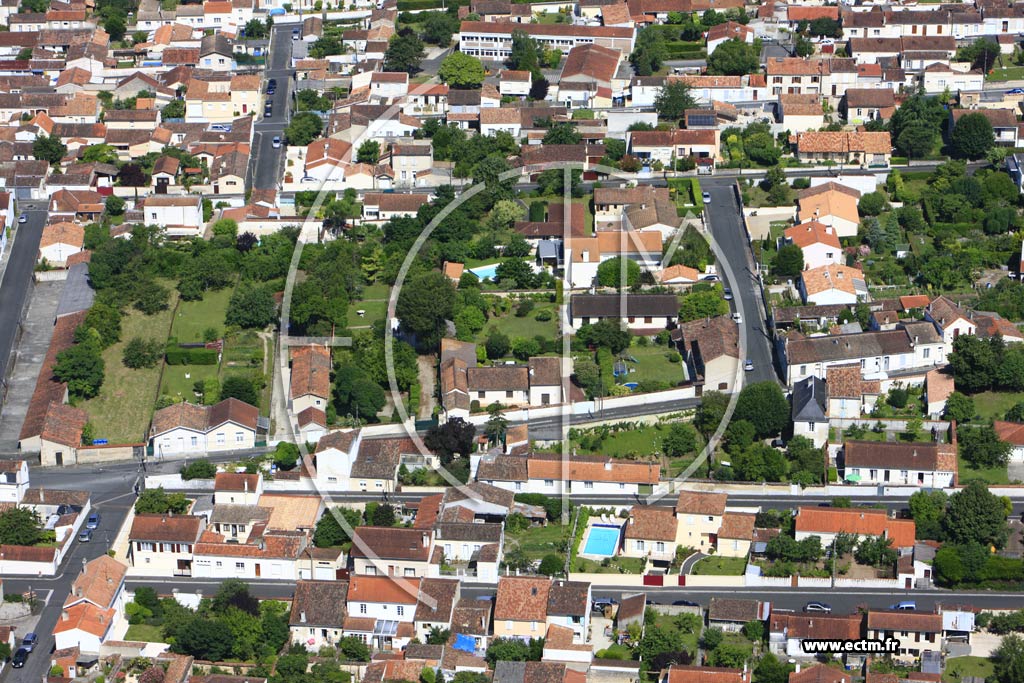 Photo arienne de Cognac (Faubourg d'Angoulme)