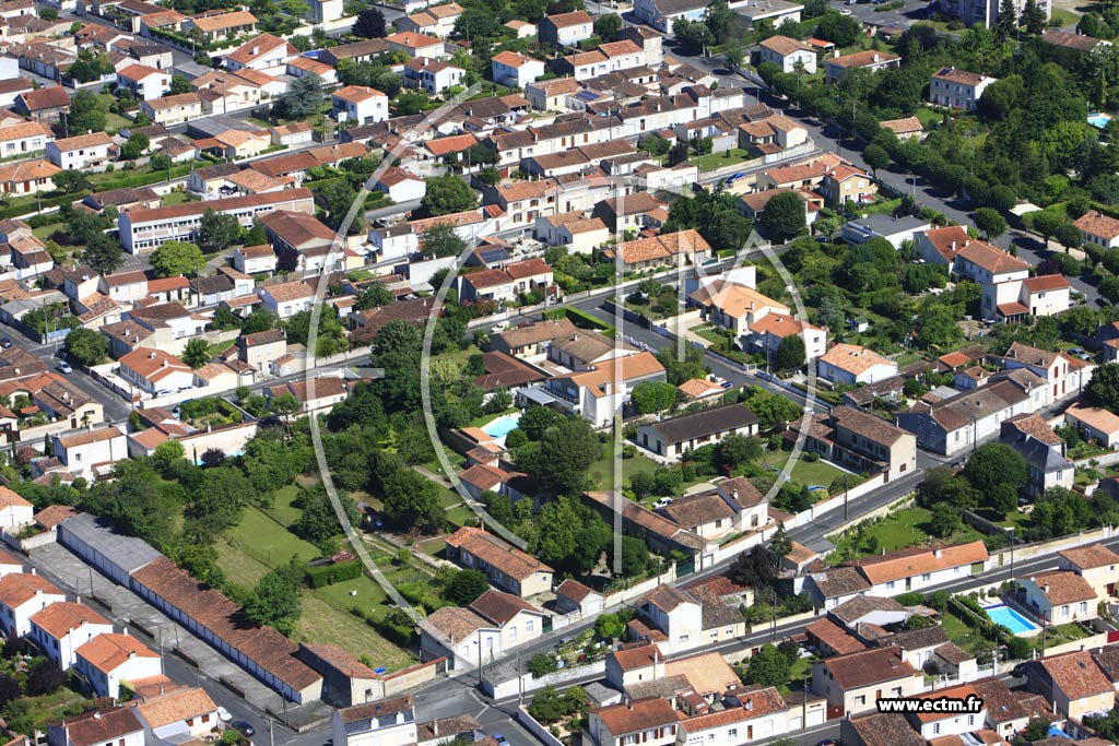 Photo arienne de Cognac (Faubourg d'Angoulme)