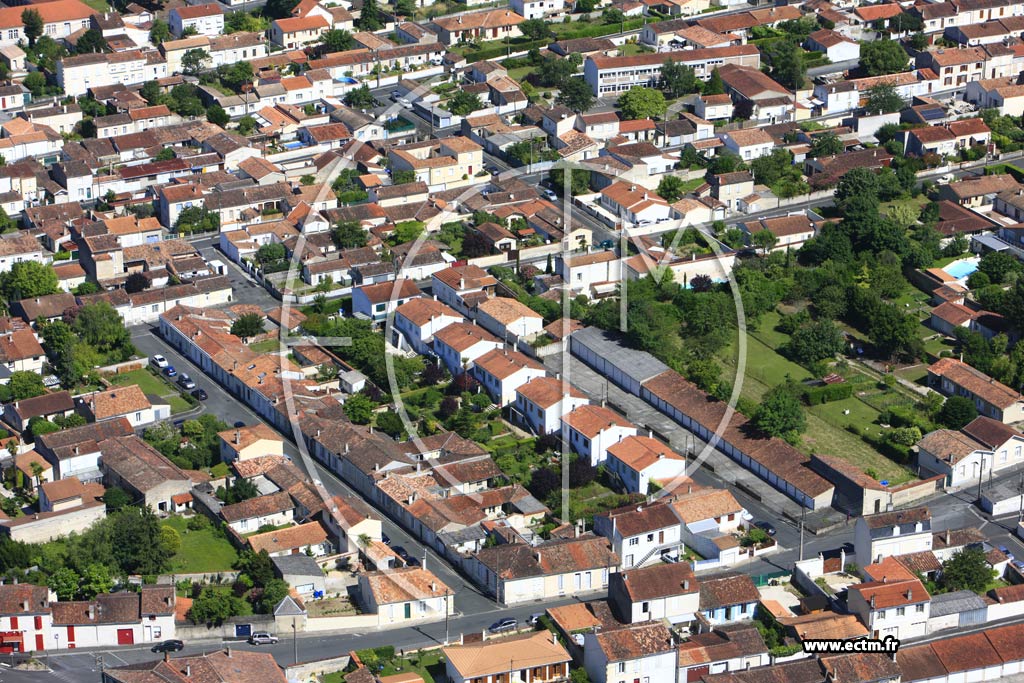 Photo arienne de Cognac (Faubourg d'Angoulme)
