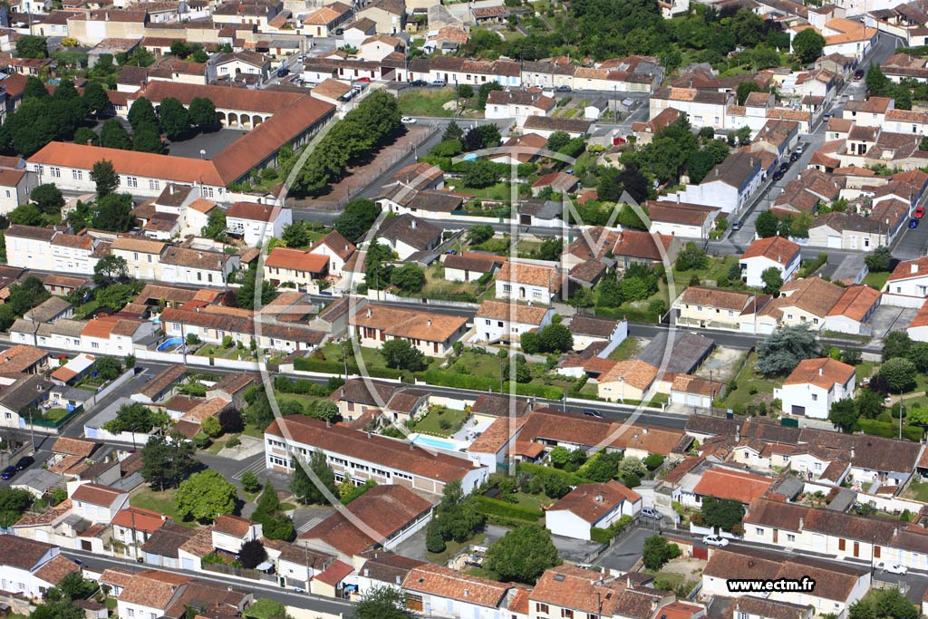 Photo arienne de Cognac (Faubourg d'Angoulme)