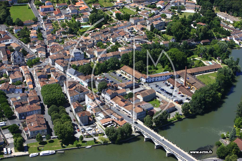Photo arienne de Cognac (Saint-Jacques)