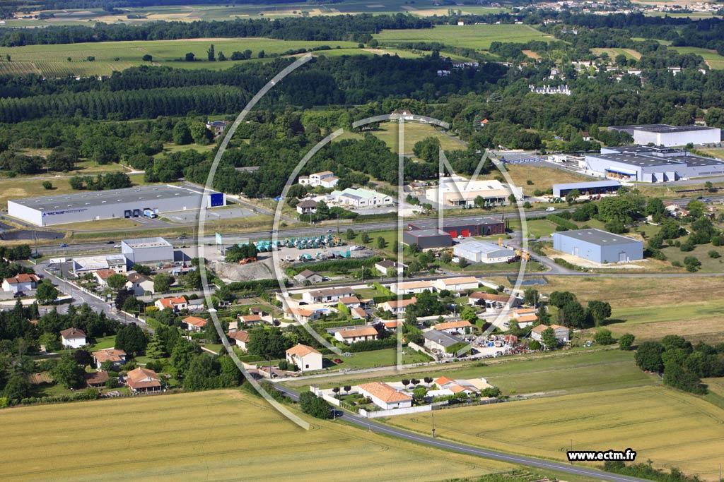 Photo arienne de Gensac-la-Pallue (Soubrac)
