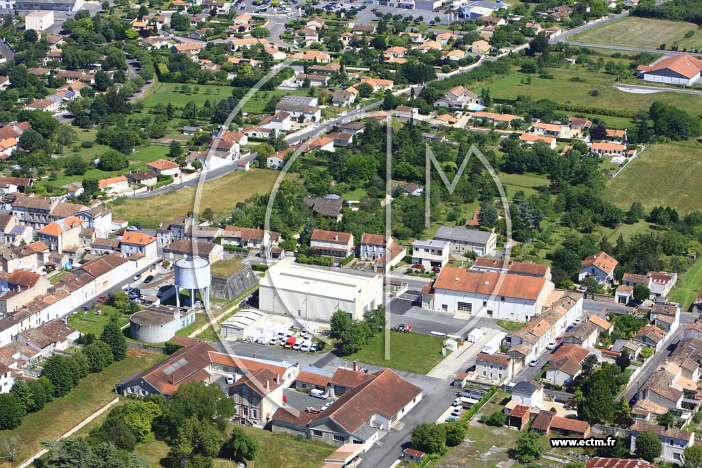 Photo arienne de Jarnac (Est)