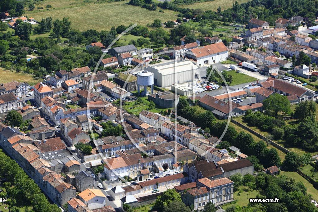 Photo arienne de Jarnac (Est)