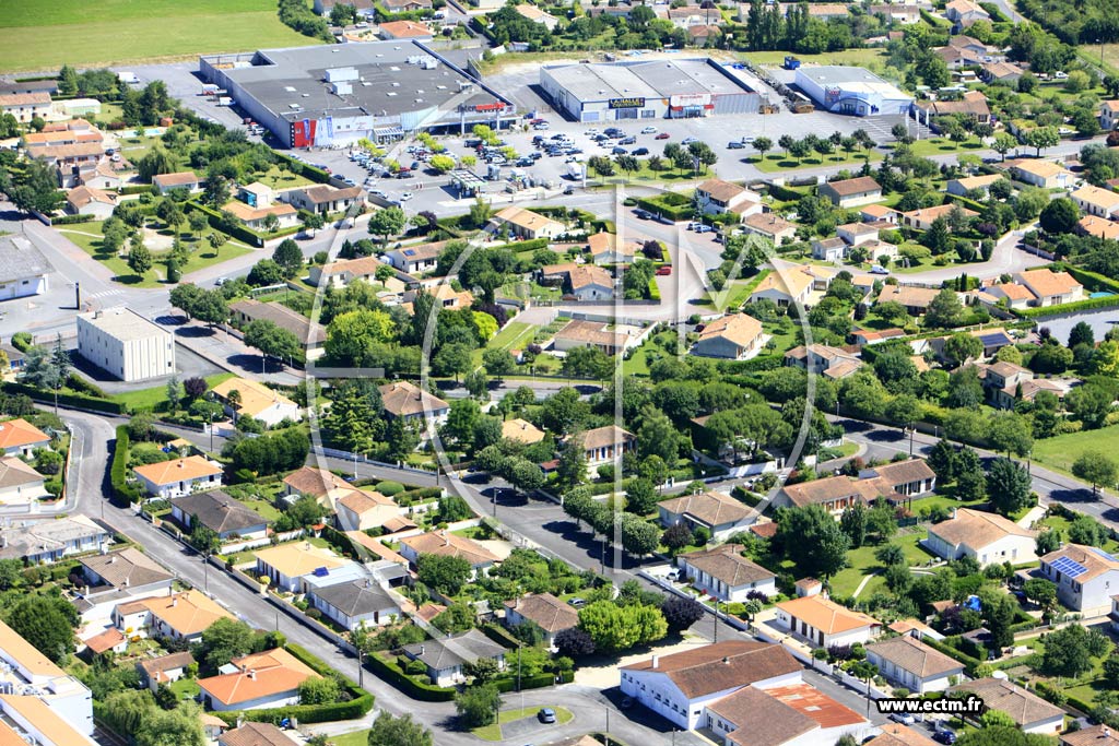 Photo arienne de Jarnac (Est)