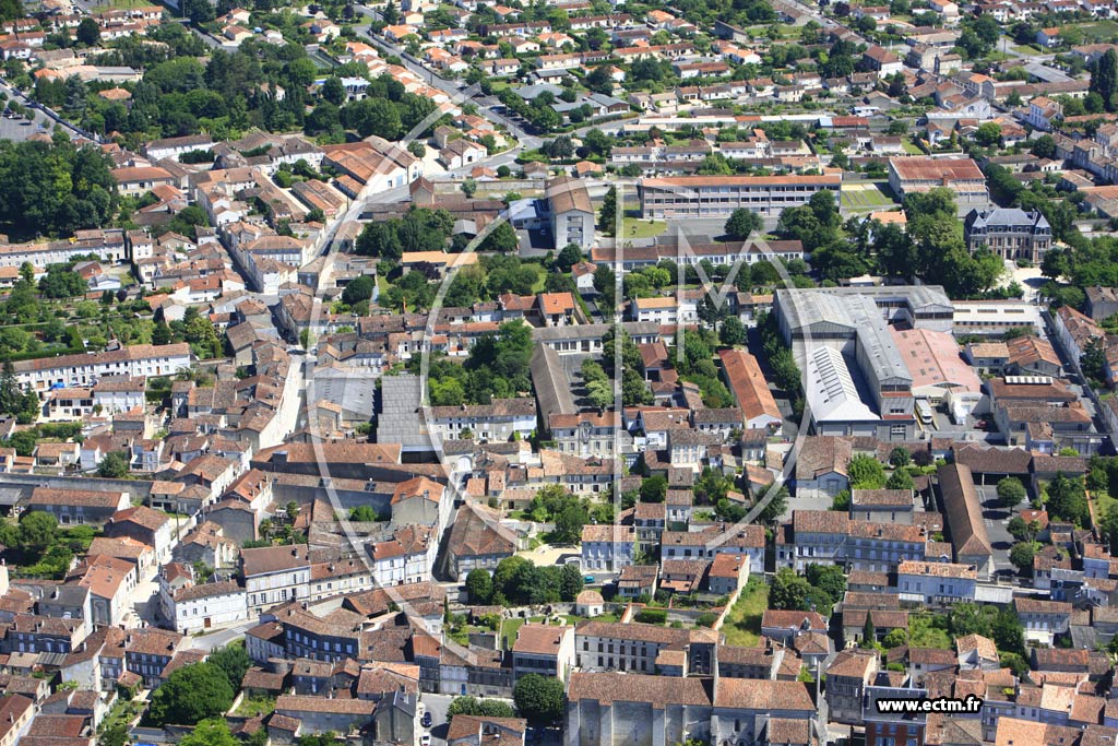 Photo arienne de Jarnac (Ouest)