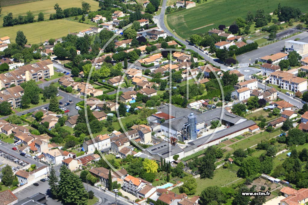 Photo arienne de Jarnac (Ouest)