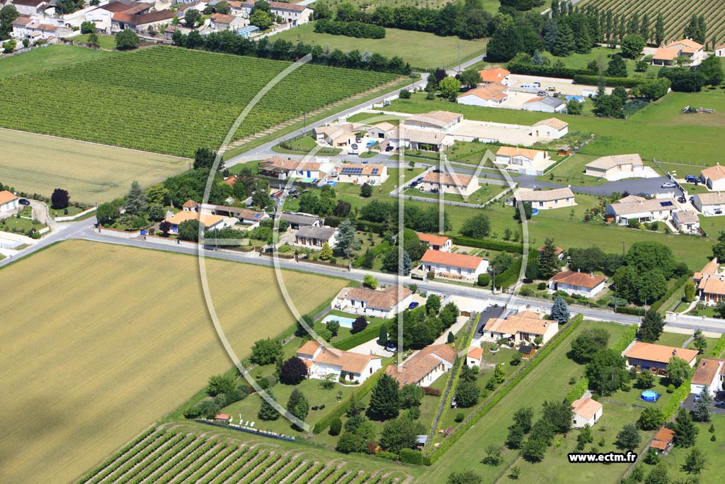 Photo arienne de Les Mtairies (Les Champagnres)