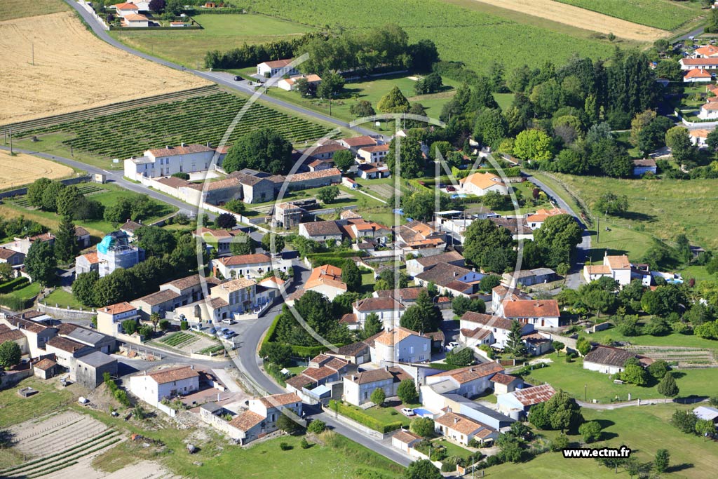 Photo arienne de Louzac-Saint-Andr