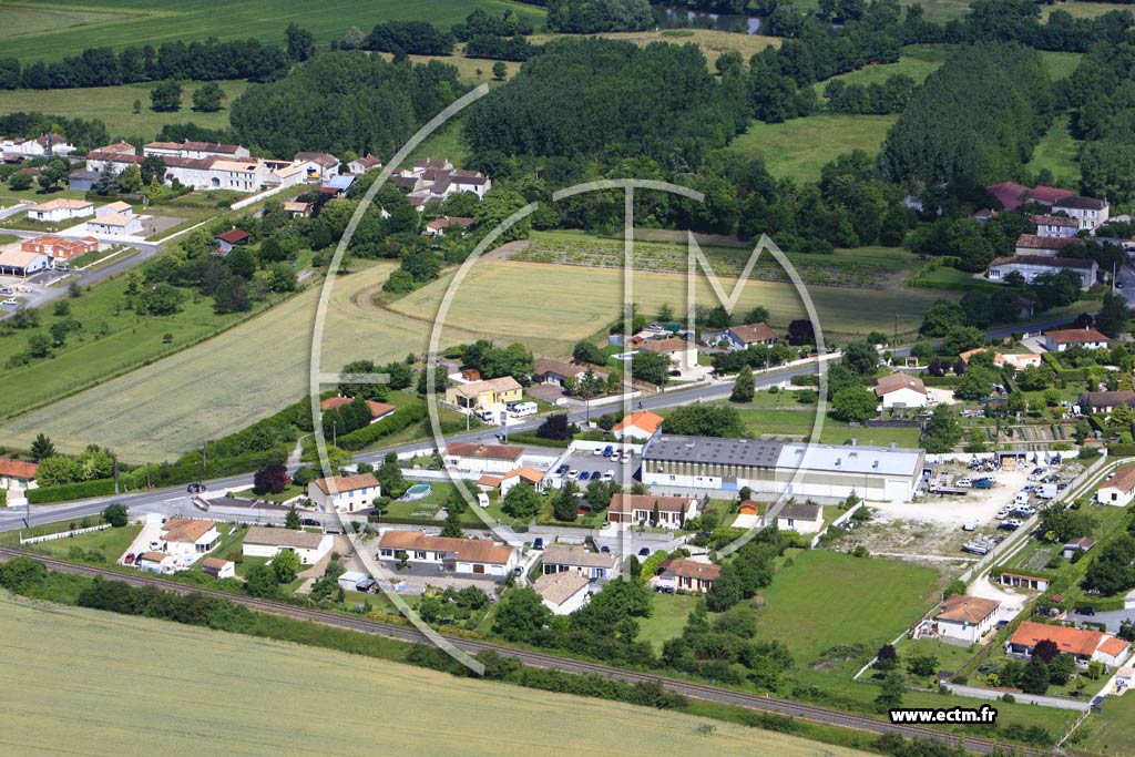 Photo arienne de Merpins (Montignac)