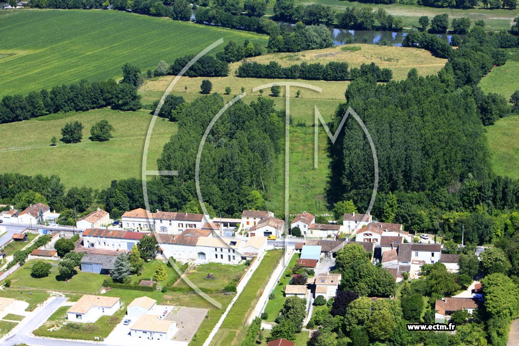 Photo arienne de Merpins (Montignac)
