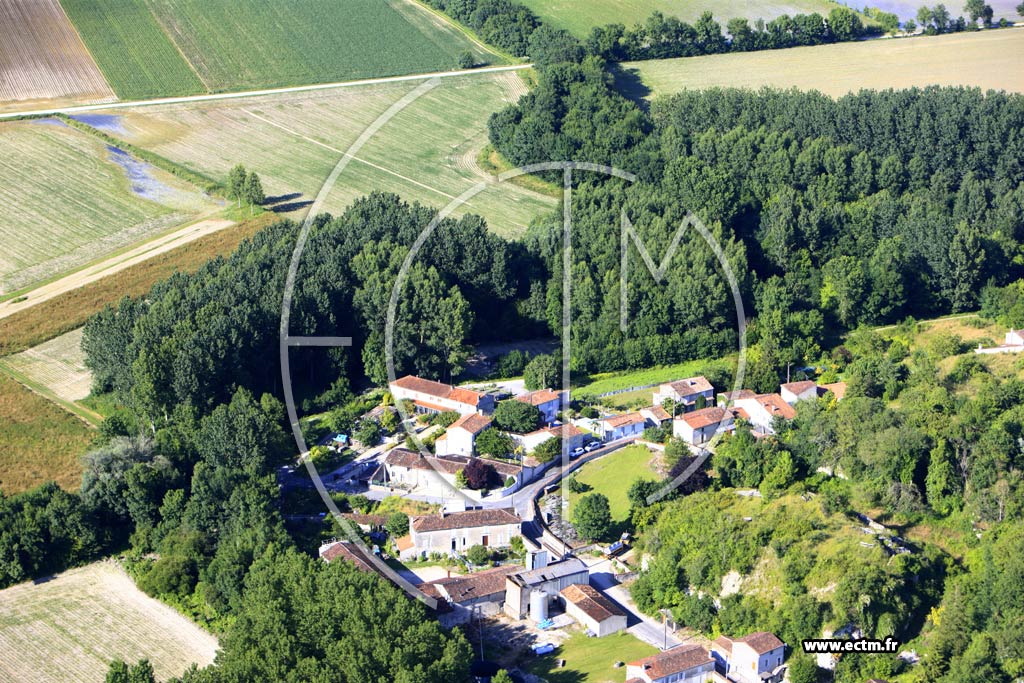 Photo arienne de Merpins (Vieux Bourg)