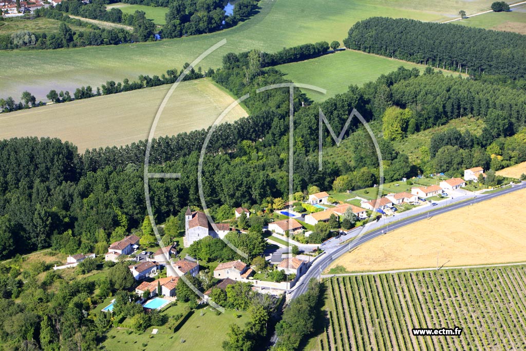Photo arienne de Merpins (Vieux Bourg)