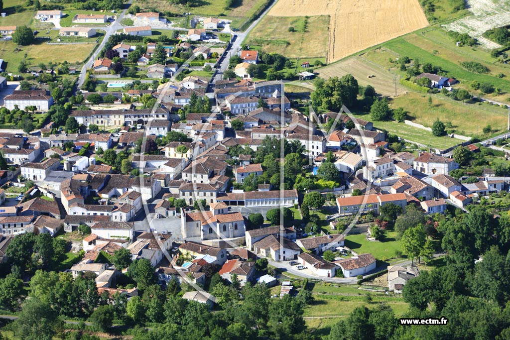 Photo arienne de Saint-Laurent-de-Cognac