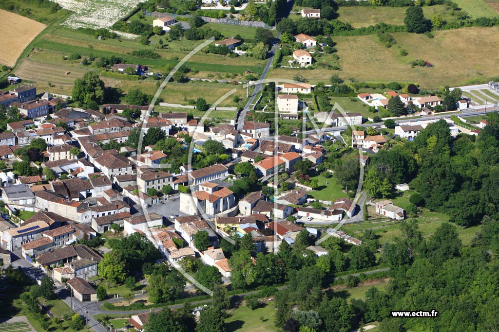 Photo arienne de Saint-Laurent-de-Cognac