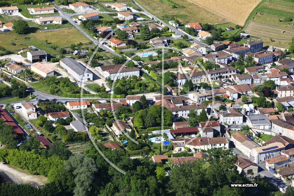 Photo arienne de Saint-Laurent-de-Cognac