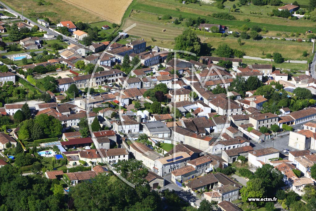 Photo arienne de Saint-Laurent-de-Cognac