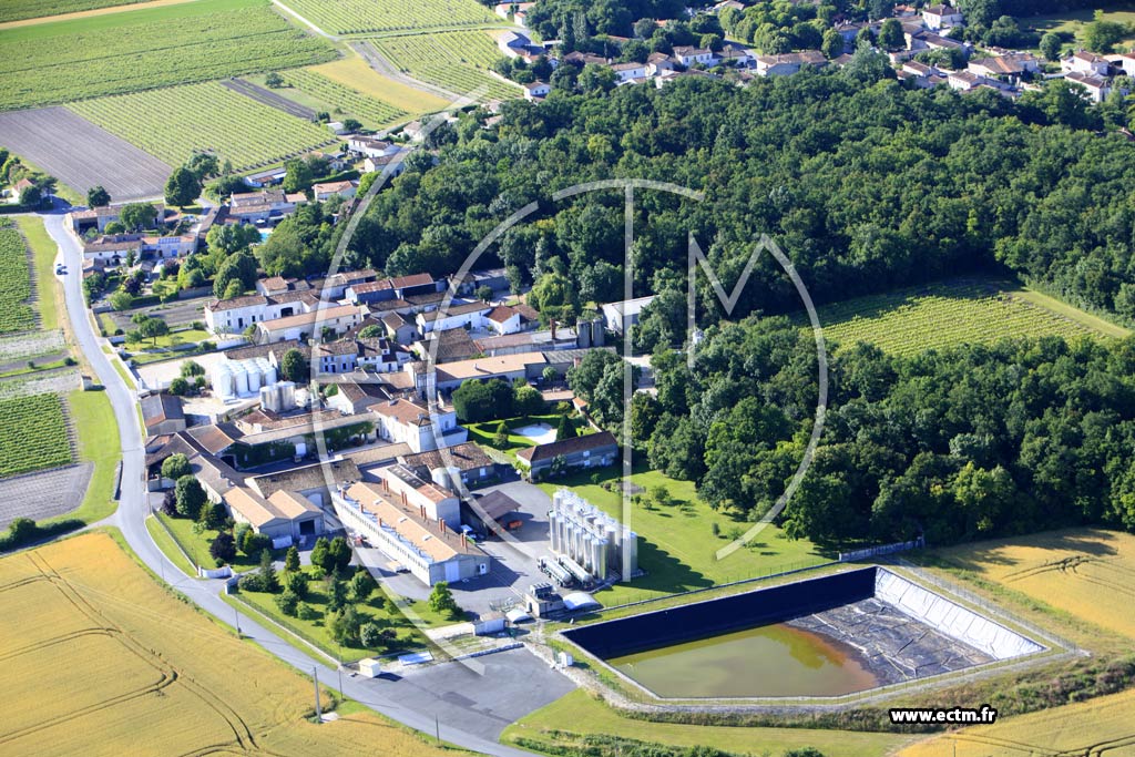 Photo arienne de Salignac-sur-Charente (Le Prunelas)