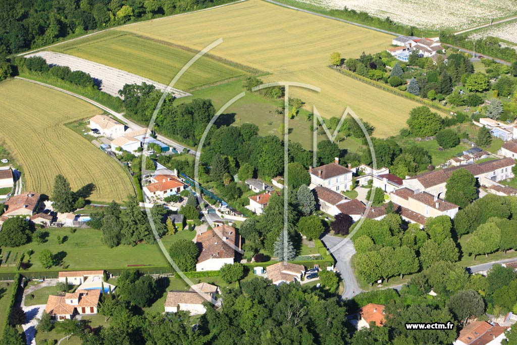 Photo arienne de Salignac-sur-Charente (Le Prunelas)