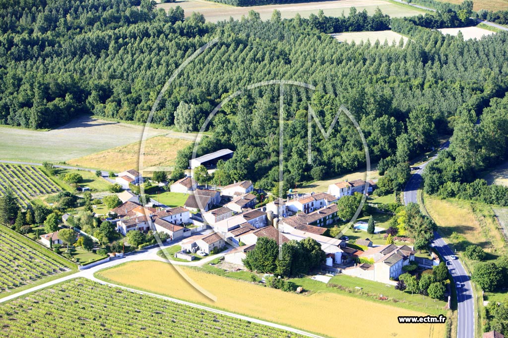 Photo arienne de Salignac-sur-Charente (Le Prat)