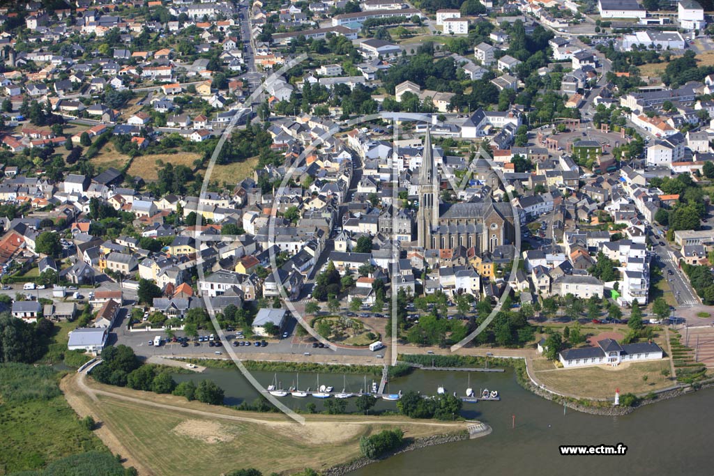 Photo arienne de Couron (Htel de Ville)