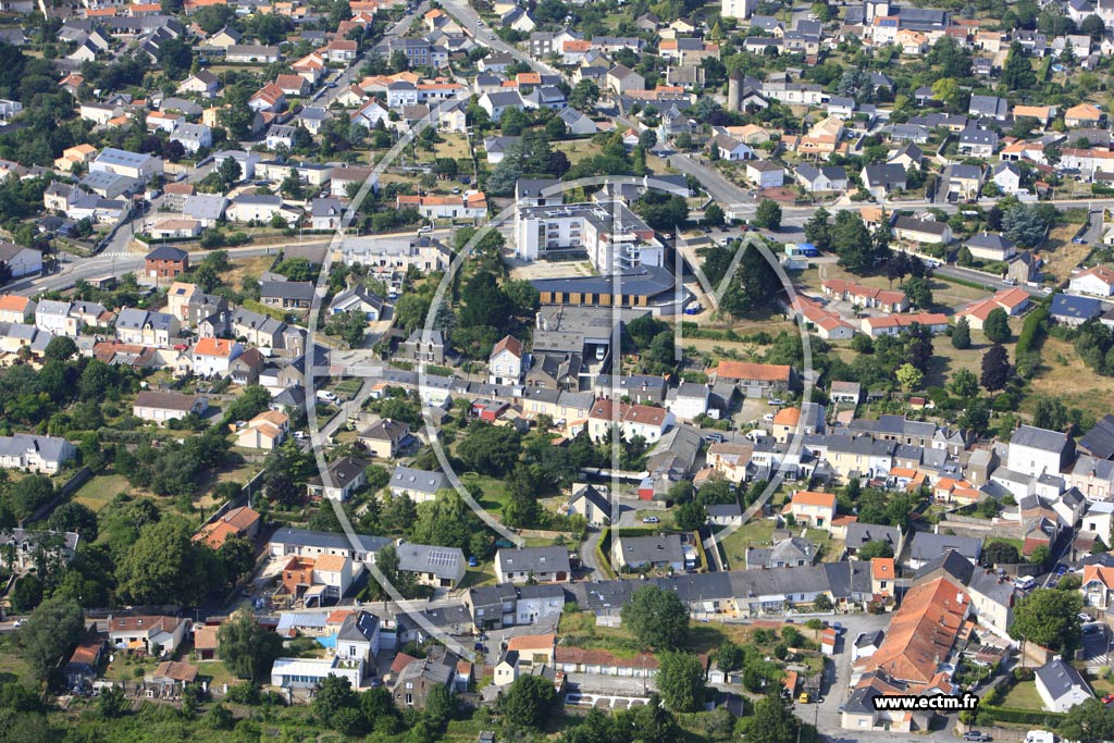 Photo arienne de Couron (Htel de Ville)