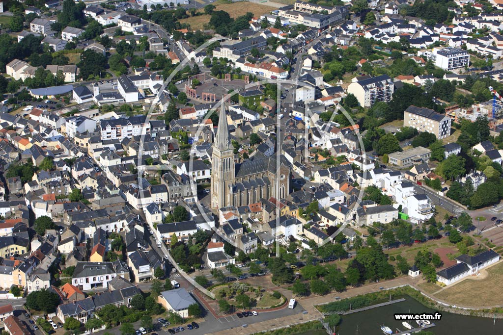 Photo arienne de Couron (Htel de Ville)
