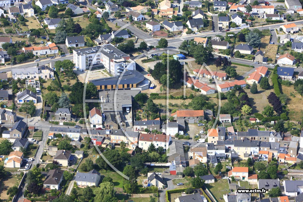 Photo arienne de Couron (Htel de Ville)