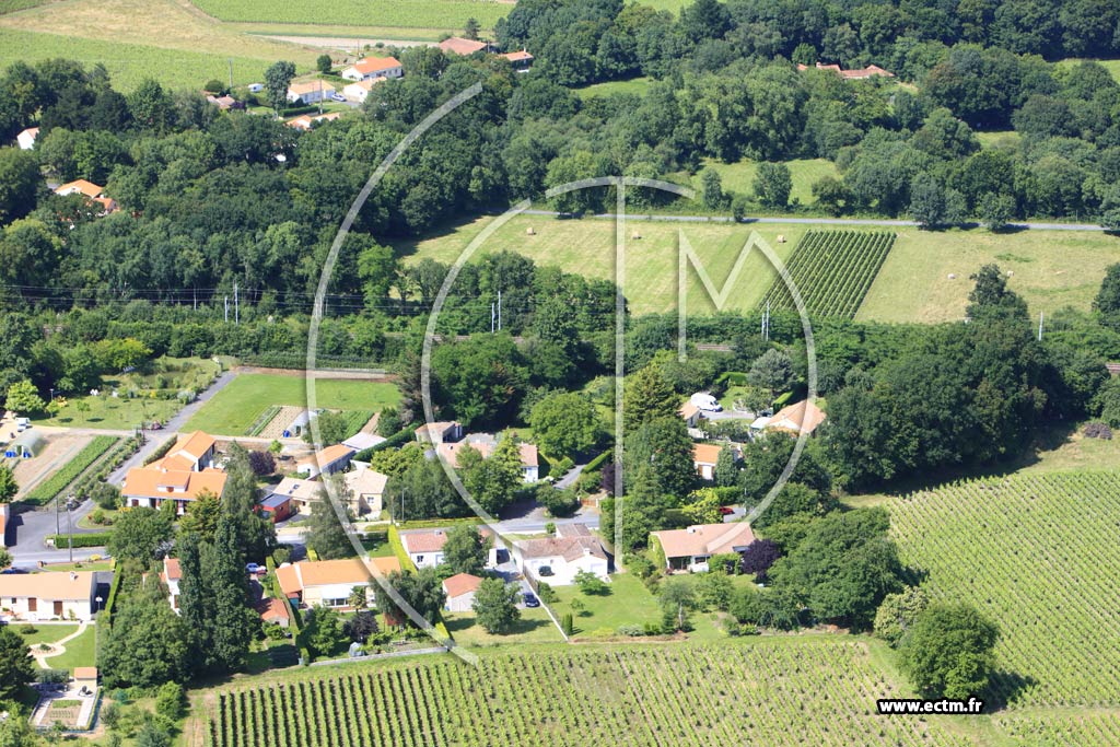 Photo arienne de La Haie-Fouassire (La Croix Moriceau)