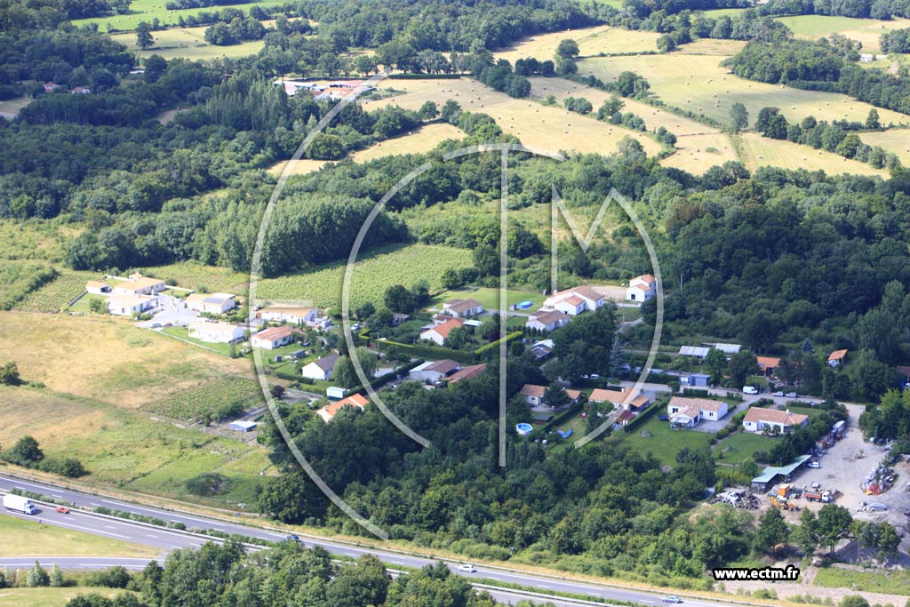 Photo arienne de La Haie-Fouassire (Le Paradis)