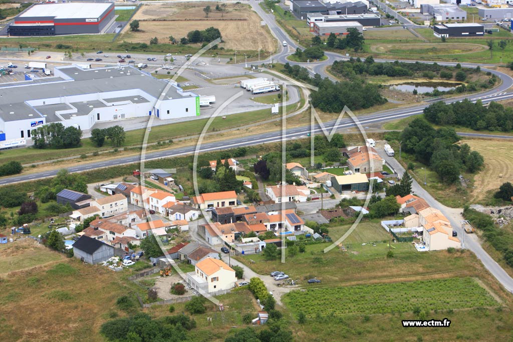 Photo arienne de Les Sorinires (Chez Gatin)