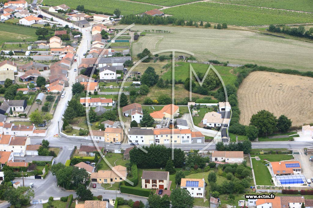 Photo arienne de Pont-Saint-Martin (Viais)