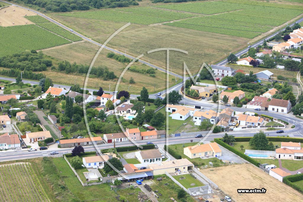 Photo arienne de Pont-Saint-Martin (Viais)
