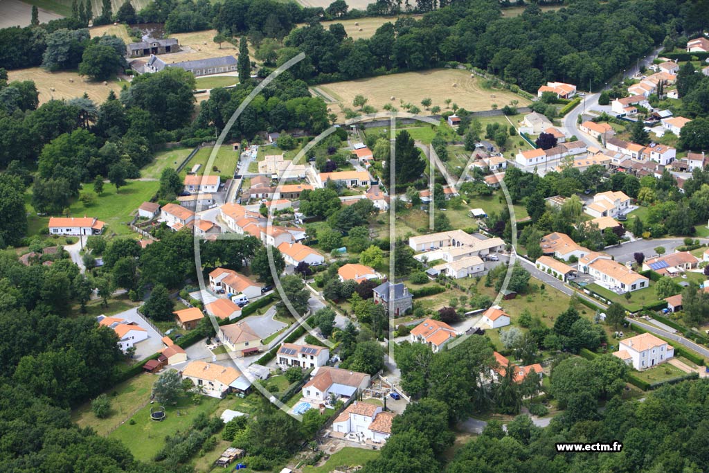 Photo arienne de Saint-Aignan-Grandlieu (L'Halbrandire)