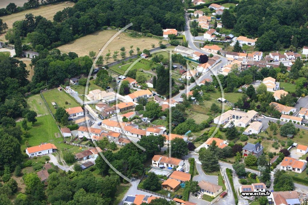 Photo arienne de Saint-Aignan-Grandlieu (L'Halbrandire)