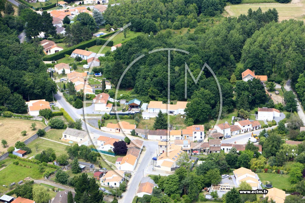 Photo arienne de Saint-Aignan-Grandlieu (L'Halbrandire)