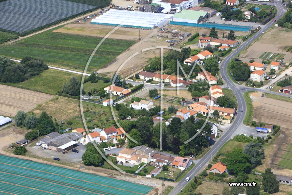 Photo arienne de Saint-Julien-de-Concelles (Charrre)