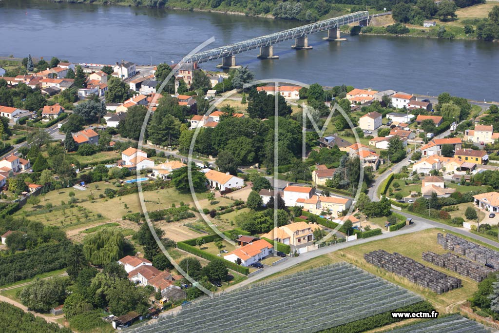 Photo arienne de Saint-Julien-de-Concelles (Le Bout des Ponts)