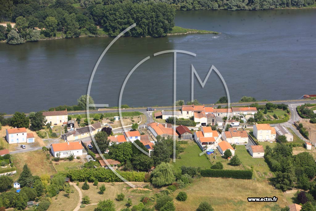 Photo arienne de Saint-Julien-de-Concelles (Le Bout des Ponts)